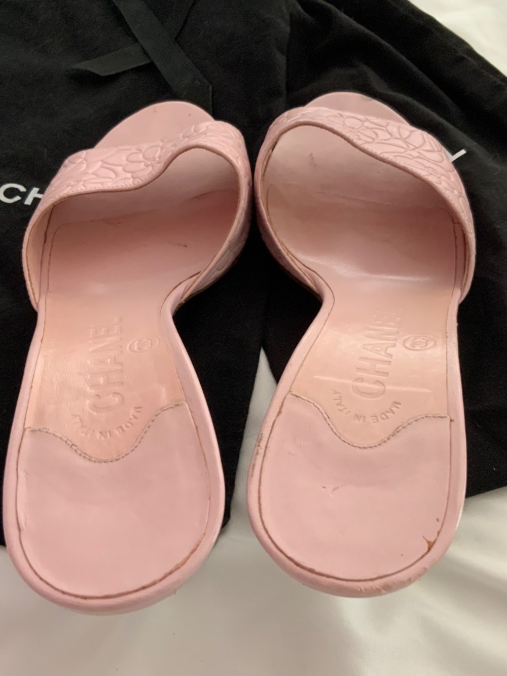 Authentic Vintage Chanel Pink Embossed Slip on Shoes Princess Heels 39 Preloved - Picture 2 of 7